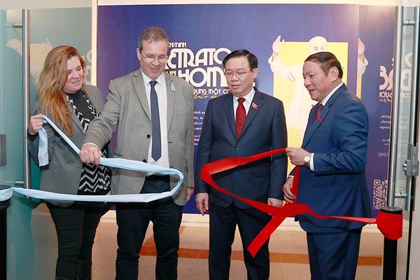 Bộ trưởng Nguyễn Văn Hùng: “Văn hóa có sức mạnh kết nối tình hữu nghị giữa các dân tộc” - Anh 1