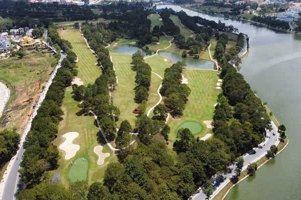 Thực hư sân golf Đồi Cù Đà Lạt bị “lật tung” để xây dựng Trung tâm thương mại - Anh 4