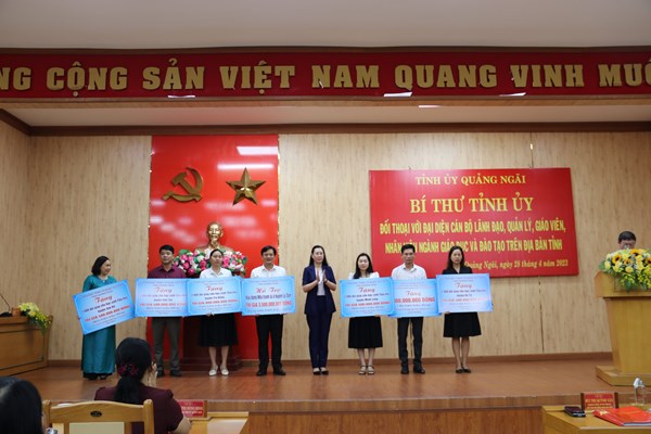 Bí thư Tỉnh ủy Quảng Ngãi đối thoại với ngành GD&ĐT - Anh 5