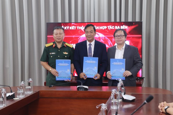 Khánh Hòa: Tăng cường hợp tác chuyển đổi số trong lĩnh vực văn hóa - Anh 1