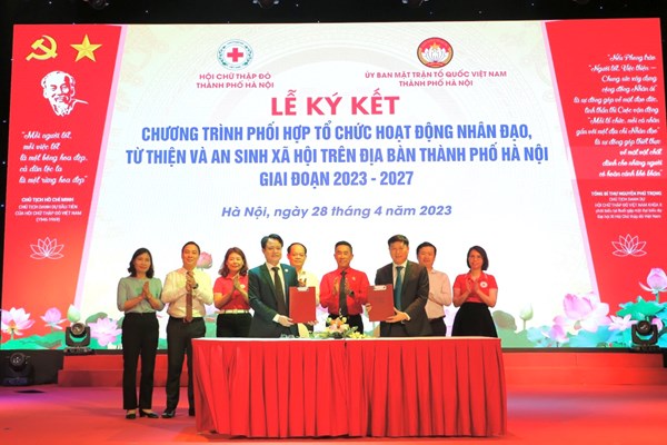 Hà Nội phát động Tháng Nhân đạo năm 2023 - Anh 1