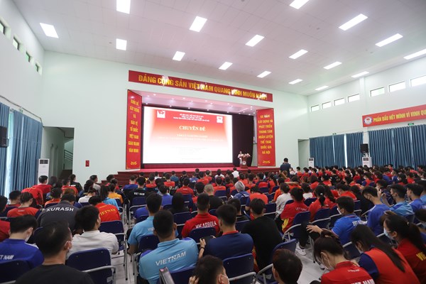 Tạo tâm lý thoải mái cho các VĐV trước khi lên đường dự SEA Games 32 - Anh 1