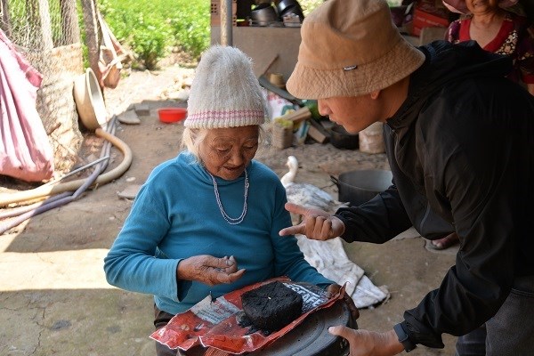 Giữ gìn làng thổ cẩm​​​​​​​ bên dòng Đạ Dâng (Kỳ 1): “Của hiếm” của người Cil - Anh 2