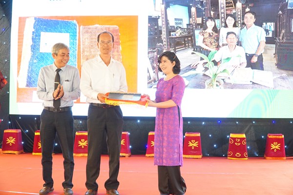 Lan tỏa giá trị nguồn sách quý của triều Nguyễn - Anh 2