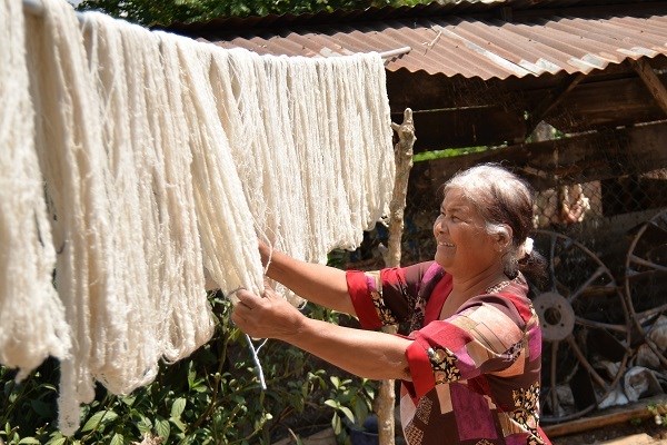 Giữ gìn làng thổ cẩm bên dòng Đạ Dâng (Kỳ 2): Làm gì để bảo tồn làng nghề truyền thống - Anh 2
