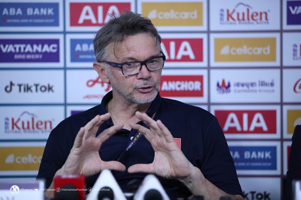 HLV Philippe Troussier hài lòng với chiến thắng đầu tay của U22 Việt Nam - Anh 1