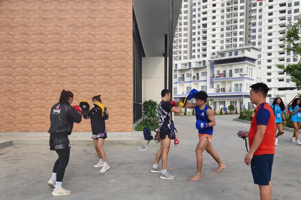 Buổi sáng tại Làng VĐV SEA Games 32 - Anh 2