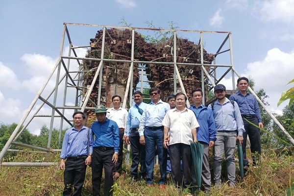 Chuyên gia Ấn Độ khảo sát, chuẩn bị trùng tu Phật viện Đồng Dương - Anh 1