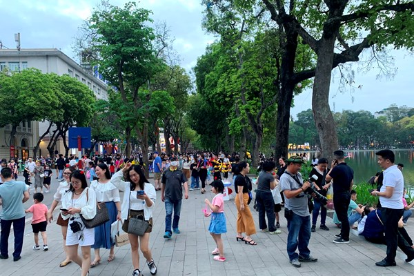 5 ngày nghỉ lễ: Cả nước đón trên 7,3 triệu lượt khách - Anh 1