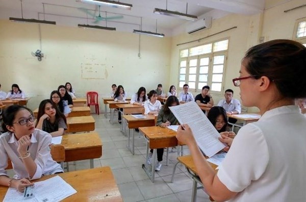Gần 384.000 thí sinh đăng ký dự thi tốt nghiệp THPT sau 2 ngày mở cổng - Anh 1
