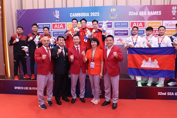 Karate Việt Nam giành 2 HCV đồng đội - Anh 5