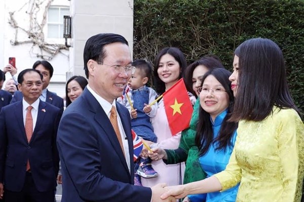 Chủ tịch nước Võ Văn Thưởng thăm Đại sứ quán Việt Nam tại Vương quốc Anh - Anh 2