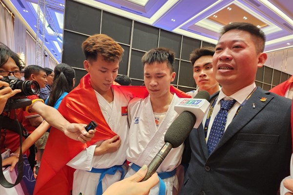 SEA Games 32: Karate Việt Nam giành thêm 2 HCV đồng đội - Anh 4