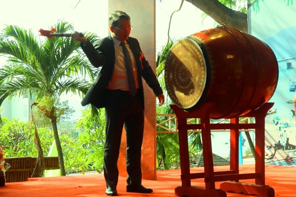 Khánh Hòa: Hàng nghìn du khách tham gia Lễ hội Tháp Bà Ponagar - Anh 2