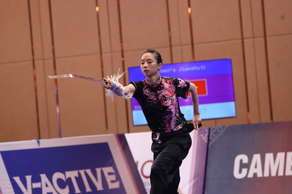 SEA Games 32: Dương Thuý Vi mang về HCV đầu tiên cho Wushu - Anh 1
