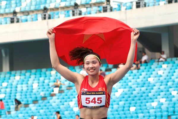 Đoàn Thể thao Việt Nam tạm dẫn đầu bảng tổng sắp SEA Games 32 - Anh 4