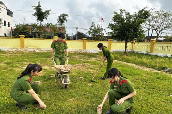 Học viện cảnh sát “3 cùng” tại quê Bác - Anh 2