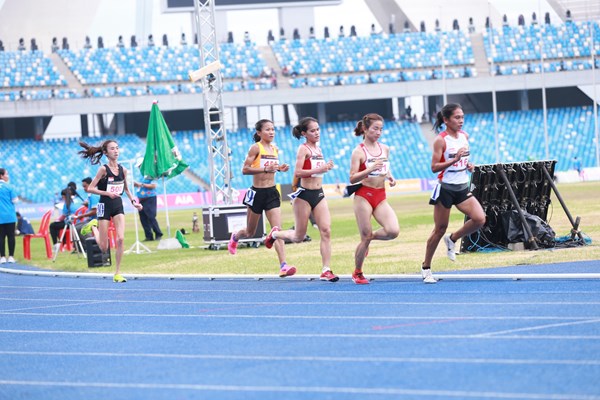 Nguyễn Thị Oanh giành 4 HCV tại SEA Games 32 - Anh 1