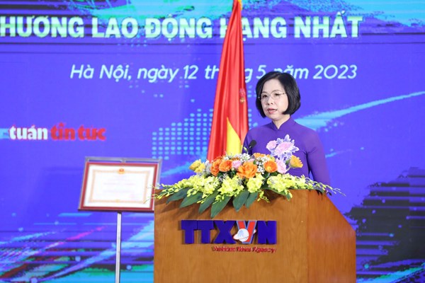 Báo Tin tức kỷ niệm 40 năm ngày xuất bản số đầu tiên và đón nhận Huân chương Lao động hạng Nhất - Anh 3