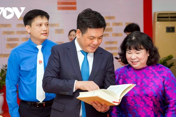 Lễ công bố Bộ sách Lịch sử ngành Công Thương Việt Nam 1945 – 2010 và Biên niên sử Công Thương Việt Nam 2011 - 2020 - Anh 2