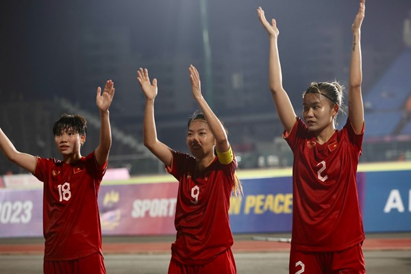 Vào chung kết SEA Games 32, tuyển nữ Việt Nam được VFF thưởng 500 triệu đồng - Anh 2
