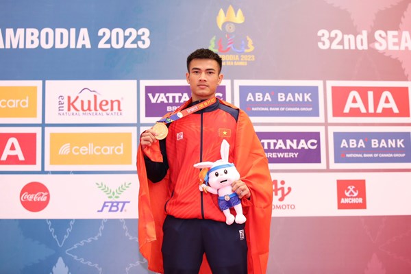 VĐV người Hrê đoạt Huy chương Vàng SEA Games 32 - Anh 1