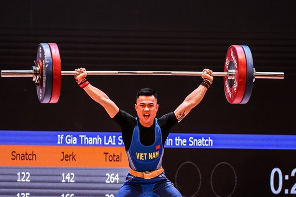 SEA Games 32: Lại Gia Thành mang về HCV đầu tiên cho cử tạ Việt Nam - Anh 1