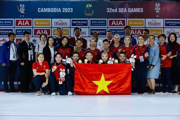 Aerobic Việt Nam thắng tuyệt đối và câu chuyện về chuyên gia coi Việt Nam là quê hương thứ hai - Anh 6