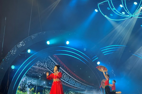 Ngọt ngào đêm dân ca Ví, giặm - Anh 6