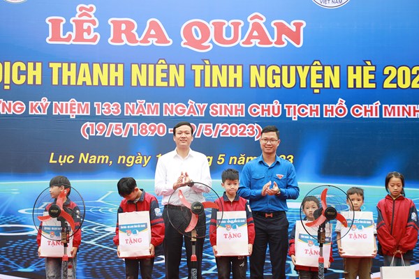 Bắc Giang ra quân Chiến dịch Thanh niên tình nguyện hè 2023 - Anh 1