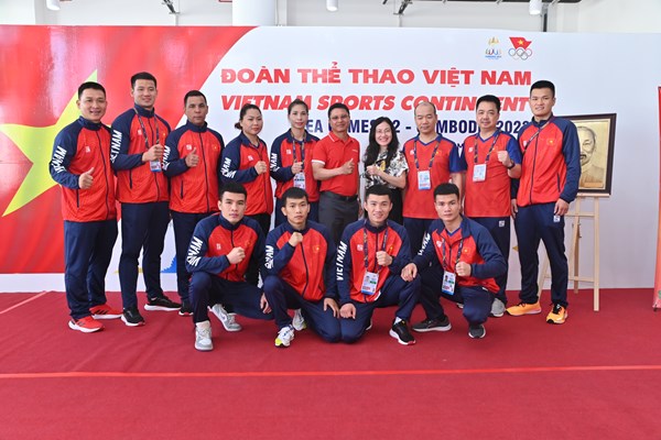 Bà mẹ hai con Hà Thị Linh được Metfone thưởng nóng - Anh 2