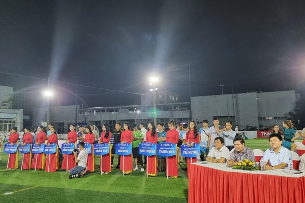 Sôi nổi Giải bóng đá truyền thống Ngành Quảng cáo tỉnh Quảng Ngãi lần thứ I - Anh 1