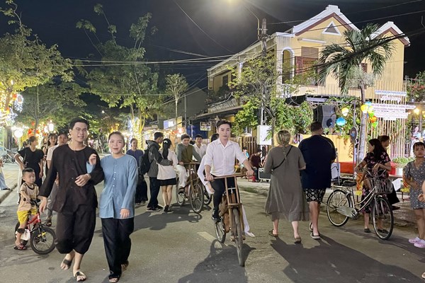 Hội An: Khai trương phố đi bộ tuyến đường Phan Châu Trinh - Anh 4