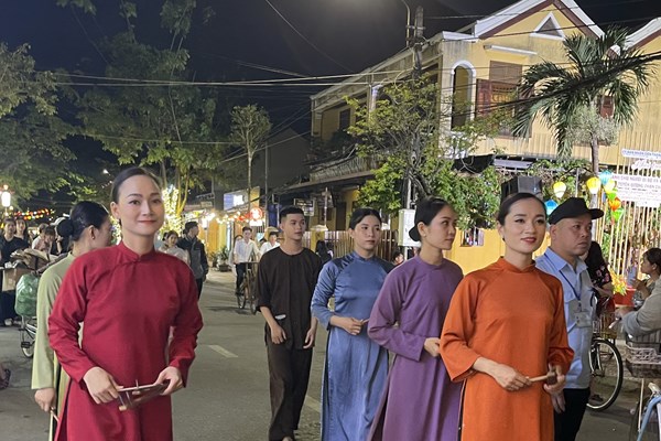 Hội An: Khai trương phố đi bộ tuyến đường Phan Châu Trinh - Anh 6