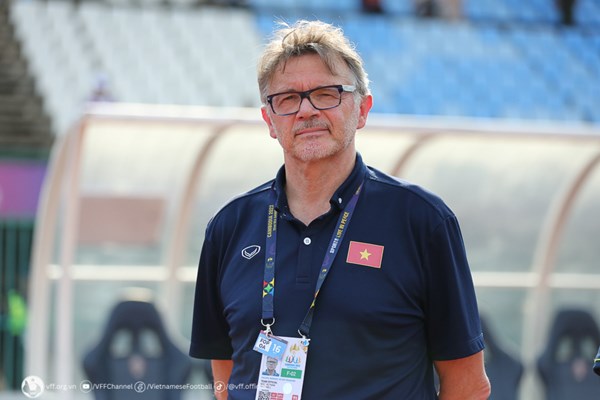 HLV Philippe Troussier: Tôi hài lòng về kết quả, sự nỗ lực của toàn đội - Anh 1