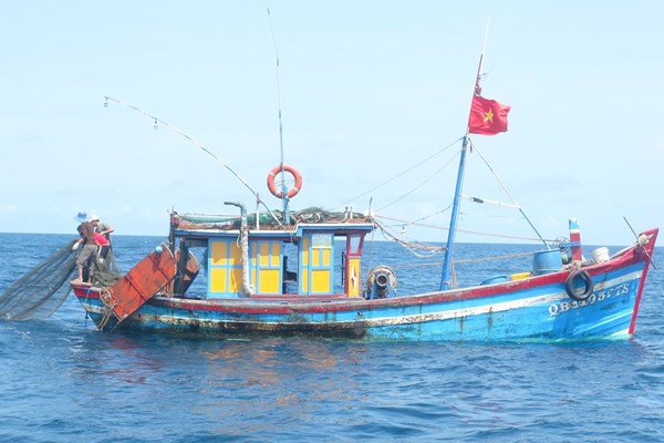 Quảng Bình tuyên truyền, vận động ngư dân khai thác thuỷ sản đúng quy định - Anh 3