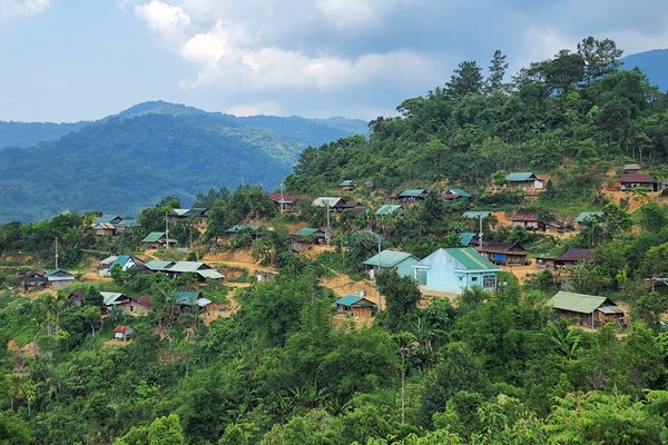 UBND tỉnh Kon Tum chỉ đạo kiểm tra, xử lý vụ xã tự ý “giữ” tiền hỗ trợ của dân để làm khu tái định cư - Anh 1