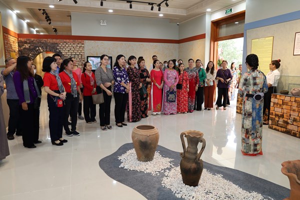 Triển lãm nghệ thuật Gốm tại Bảo tàng Phụ nữ Nam Bộ: Gửi tình yêu vào đất - Anh 1