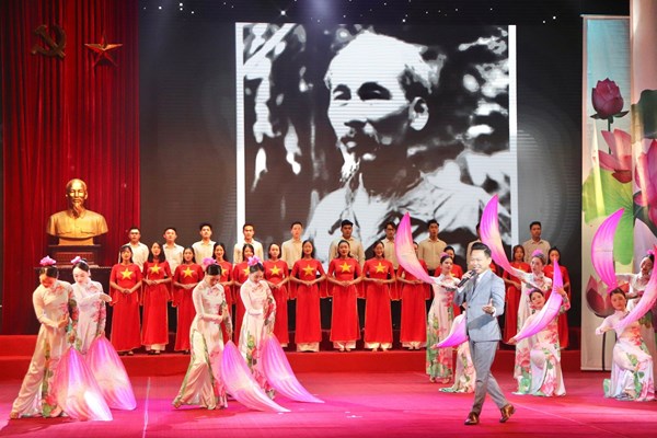 Lễ trao Giải thưởng Hồ Chí Minh, Giải thưởng Nhà nước về VHNT: Những tác phẩm sống mãi trong trái tim tổ quốc - Anh 1