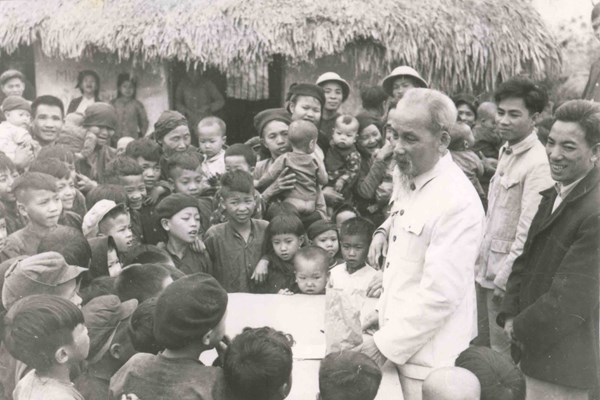 Nhân cách văn hóa Hồ Chí Minh - Anh 1