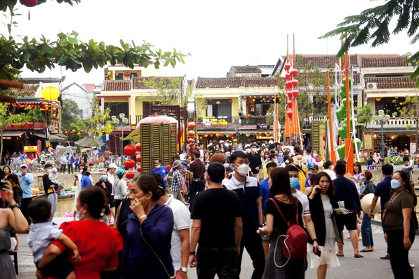 Nghị định của Chính phủ: Cơ cấu lại ngành Du lịch theo hướng chuyên nghiệp - Anh 1