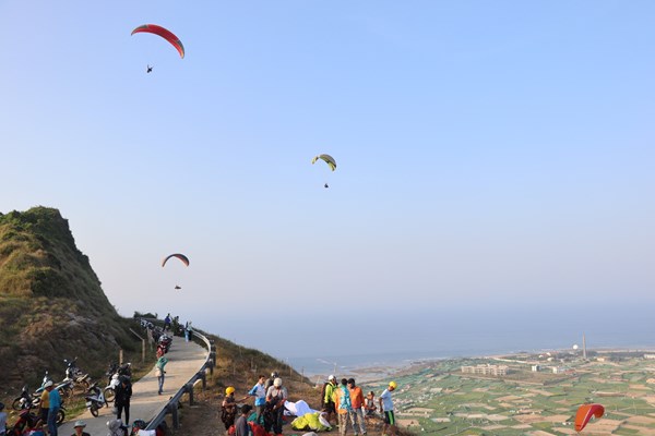 Khai mạc Giải Dù lượn hạ cánh chính xác Việt Nam mở rộng - Anh 2