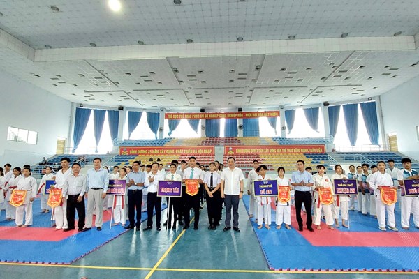 Khởi tranh Giải vô địch Karate tỉnh Bình Dương năm 2023 - Anh 2