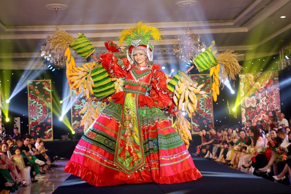 Fashion show “Em Tây Bắc”: Bùng nổ và thăng hoa sắc màu thổ cẩm Tây Bắc - Anh 4