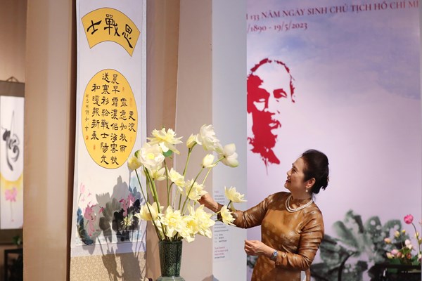 Kỷ lục châu Á cho chủ nhân bộ sưu tập “Sen trong đời sống văn hoá Việt” - Anh 4
