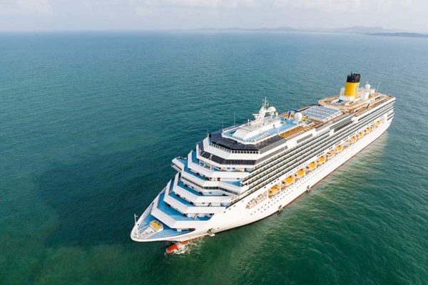 Phú Quốc đón hơn 3.600 hành khách đến từ tàu du lịch Italia - Anh 1