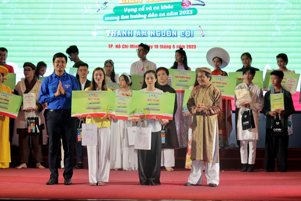 Bạn trẻ tìm về “Thanh âm nguồn cội” - Anh 3