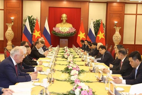 Tổng Bí thư Nguyễn Phú Trọng hội đàm với Chủ tịch Đảng Nước Nga Thống nhất Dmitry Medvedev - Anh 2