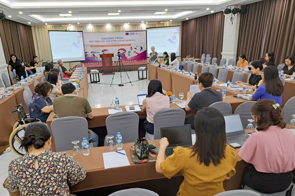 Lan toả 100 thông điệp về nạn buôn người, nạn tảo hôn - Anh 1