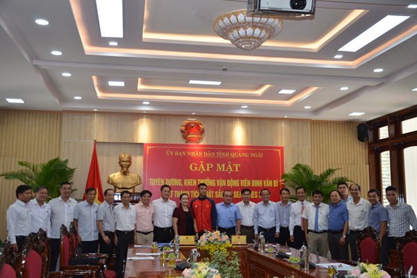 Quảng Ngãi: Tuyên dương, khen thưởng VĐV Đinh Văn Bí đạt thành tích xuất sắc tại SEA Games 32 - Anh 7